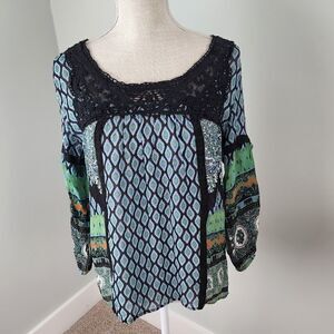 BILA WOMEN'S CROCHET NECKLINE PAISLEY PRINT 3/4 LENGTH SLEEVES TOP SIZE SMALL